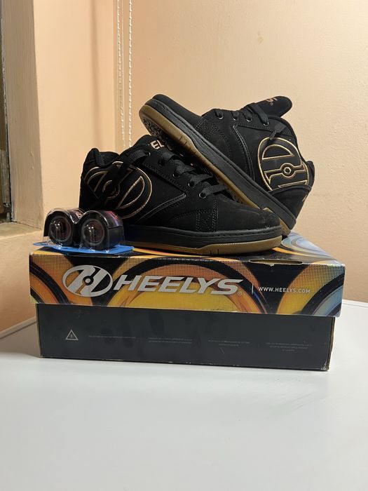 ЧИСТО НОВИ детски обувки с колелца - HEELYS