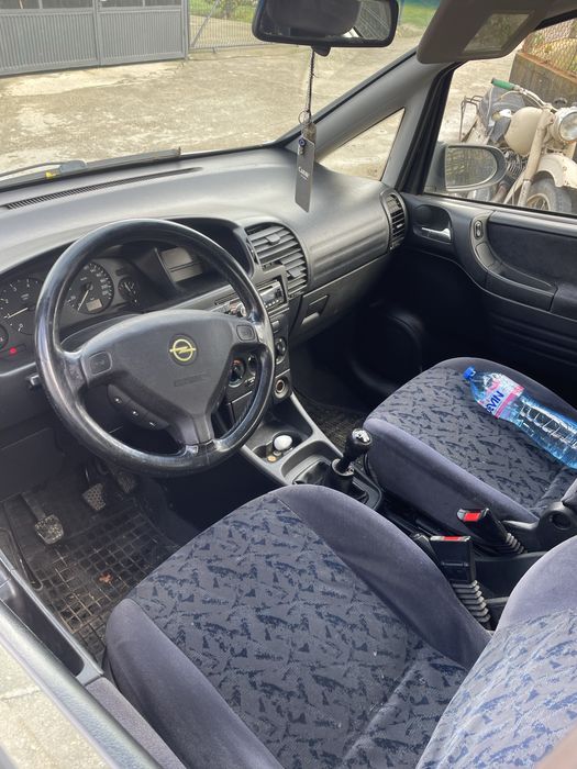 Opel zafir 1.8 i