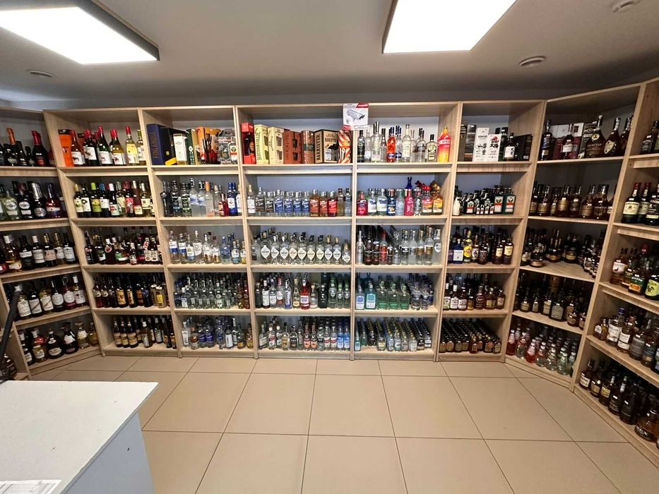 В продаже Магазин Смак Крылова 112