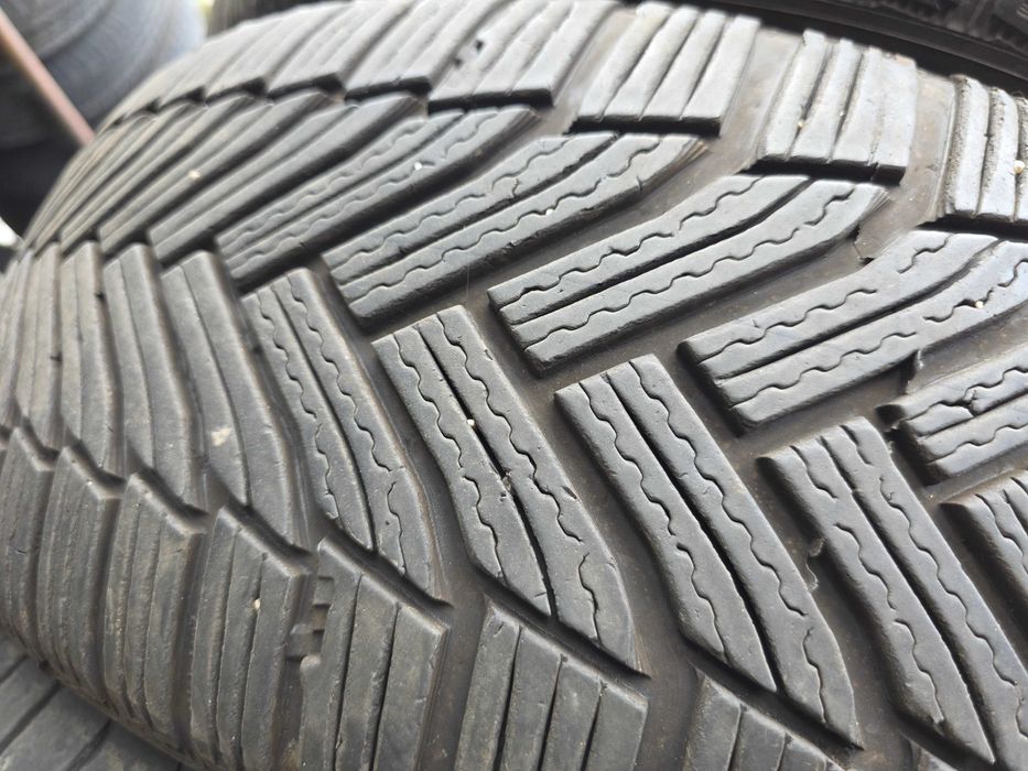 2бр Зимни гуми 215 60 16 - Michelin - DOT 2022