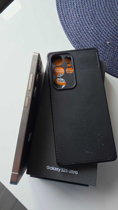 Vând Samsung S25 Ultra - 512 GB, doar 170 cicluri incărcare
