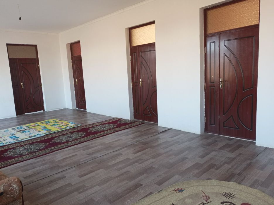 Навоий шахримда ховли сотилади