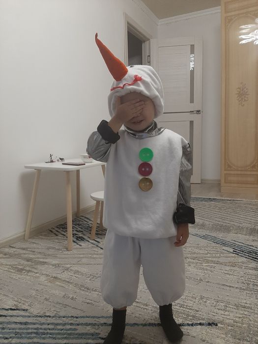 Продам костюм снеговика