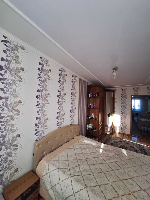 продам 2 ком квартиру на Уюте