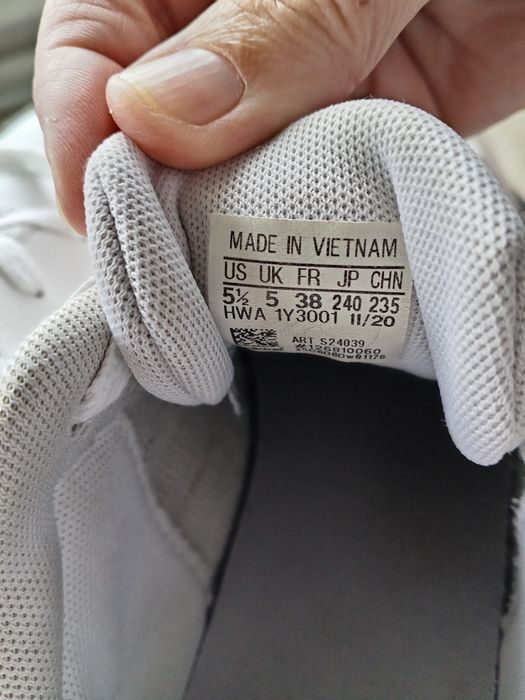 Оригинални дамски маратонки (Adidas)