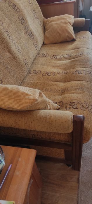 Разтегателен диван