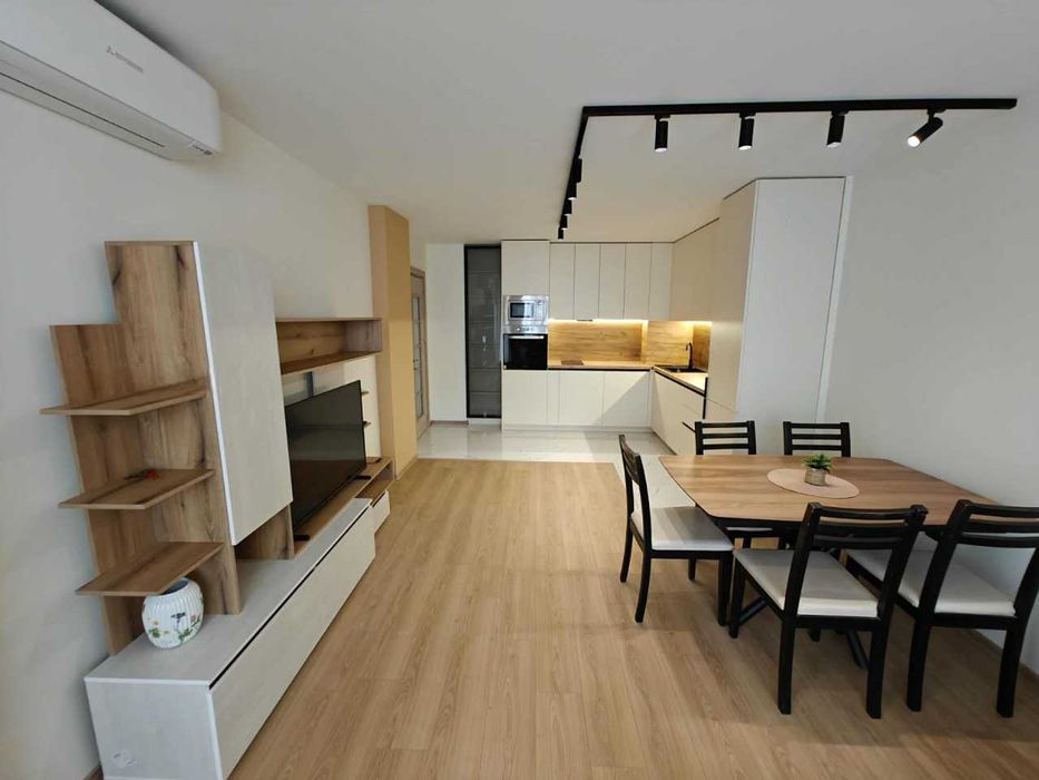 Дава се под наем Тристаен апартамент в София, Бъкстон - 101 кв.м за 897.6 € - Снимка #1