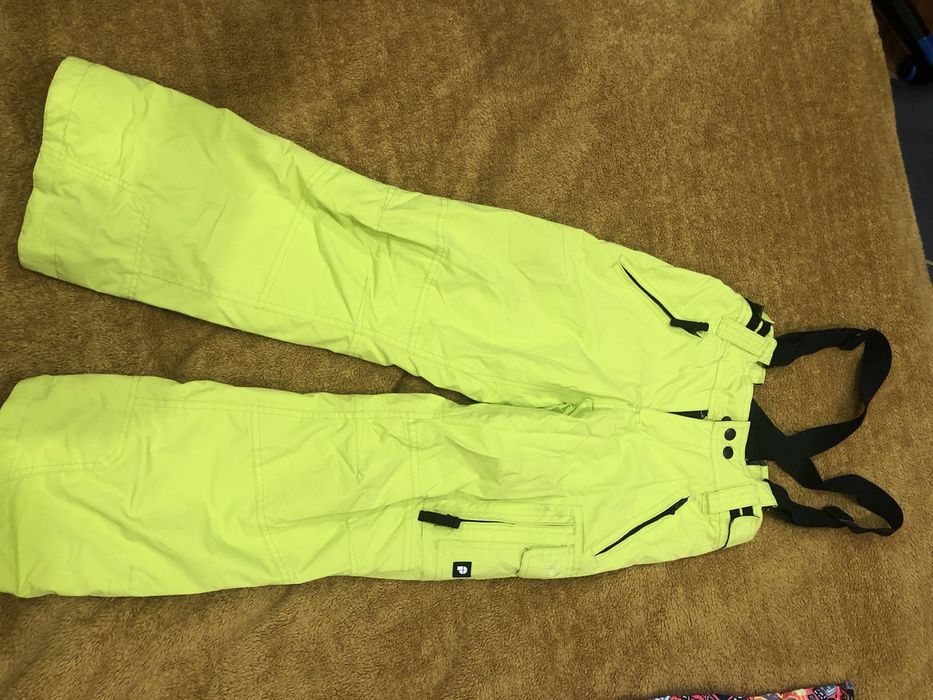 Детски яке и гащеризон за ски