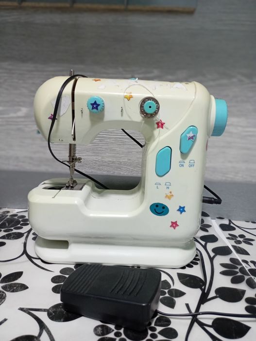 Детская швейная машина