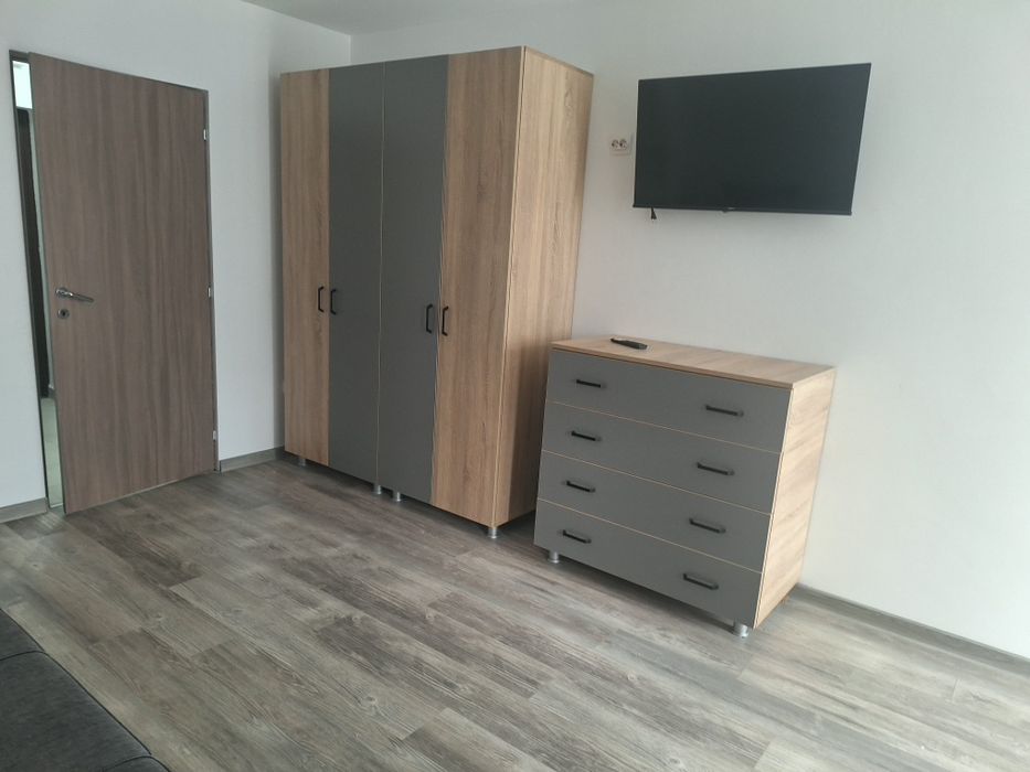 Închiriez garsoniera recent renovată, lângă școală nr 5