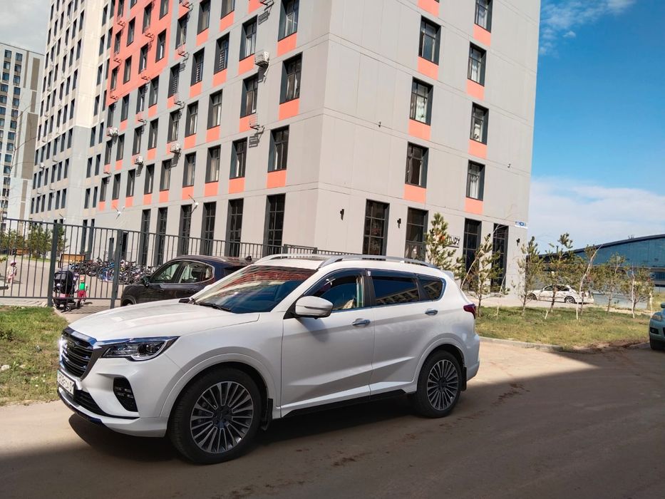 Продам диски с шинами R20