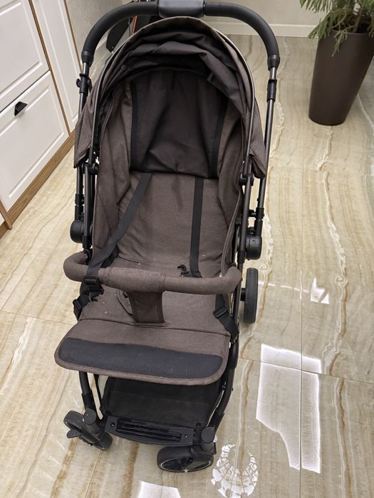 kolyaska brend teknum ruchkasi oldinga orqaga o’tadi