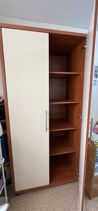 Продаю спальный гарнитур