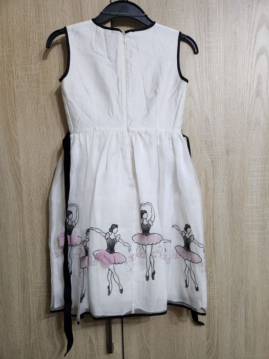 Продаю детские платья на 7-8, 9-12 лет