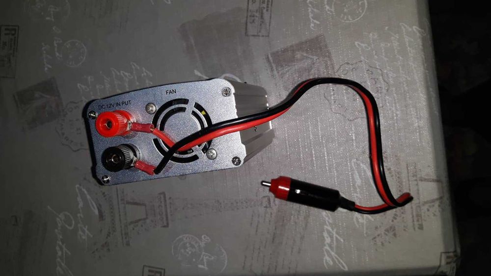 Преобразувател на ток от 12V на 220V