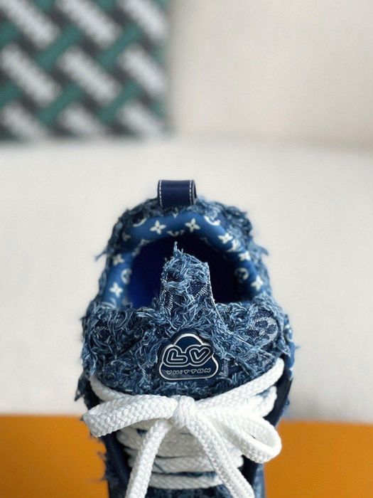 Adidasi Louis Vuitton