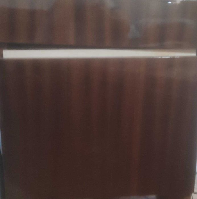 Спалнята с матрак и 2 нощни шкафчета