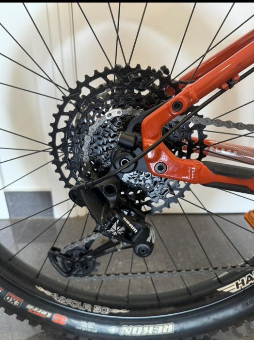 Santa Cruz Chameleon 2018 Medium 27.5+ Perfect Condition