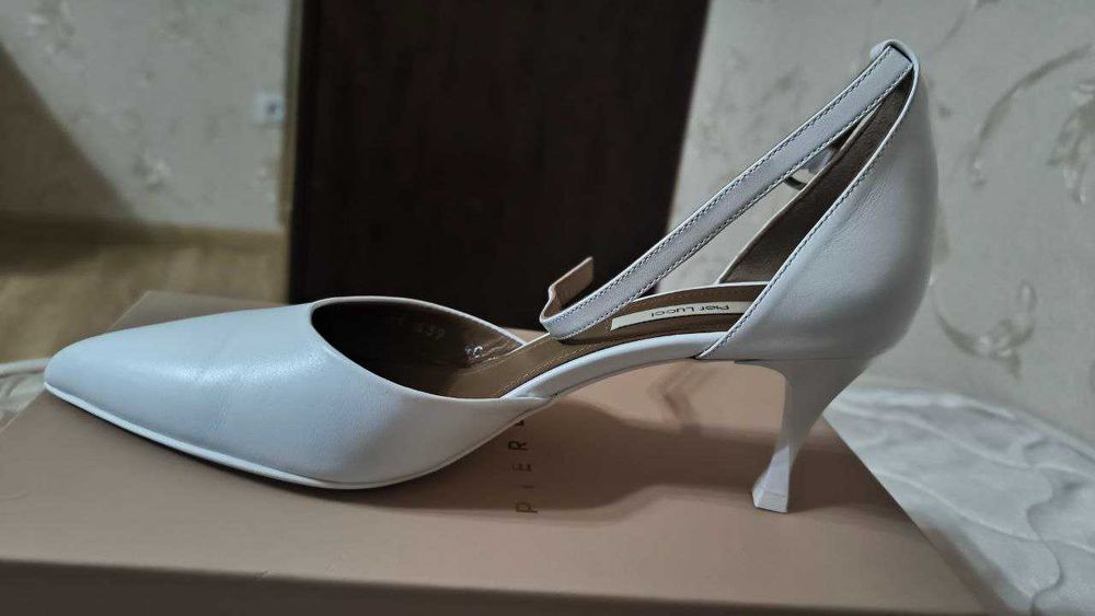Ок окшом туфлиси, 40- размер/ Туфли вечерние, белые, 40-й размер