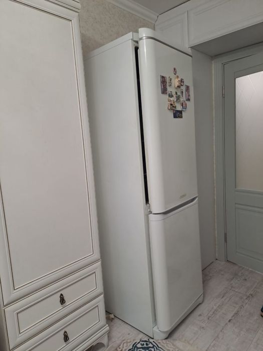 Продам холодильник