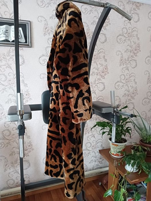 Женская шуба длинная