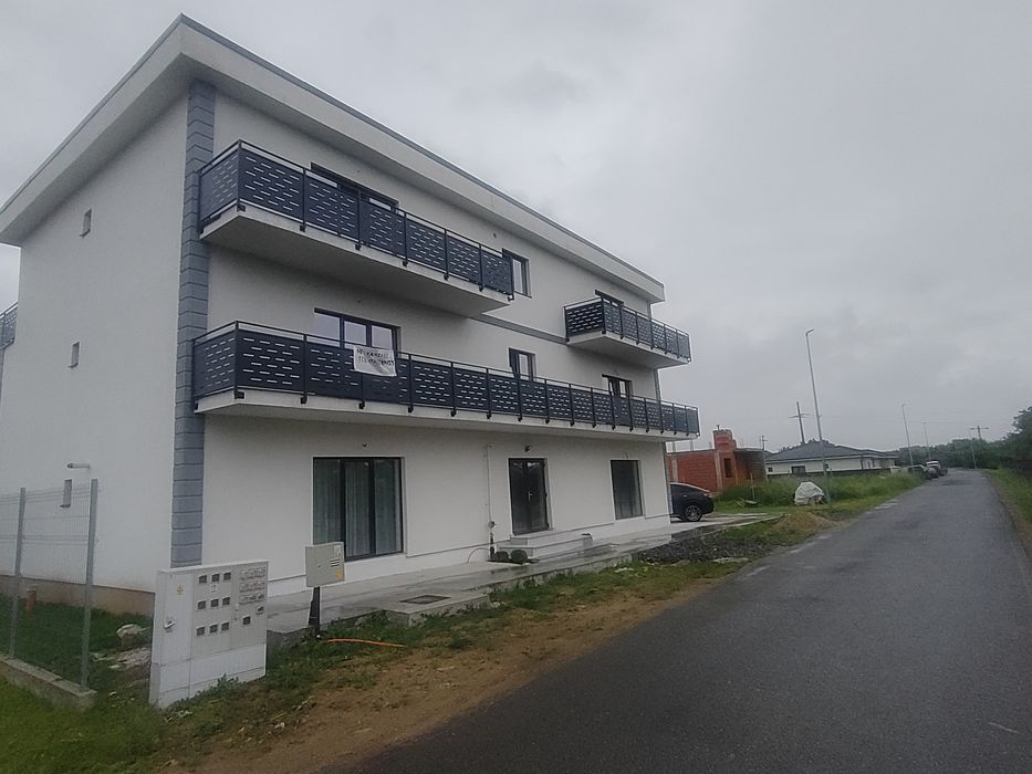 Vând apartamente,zona Uzina de apă!