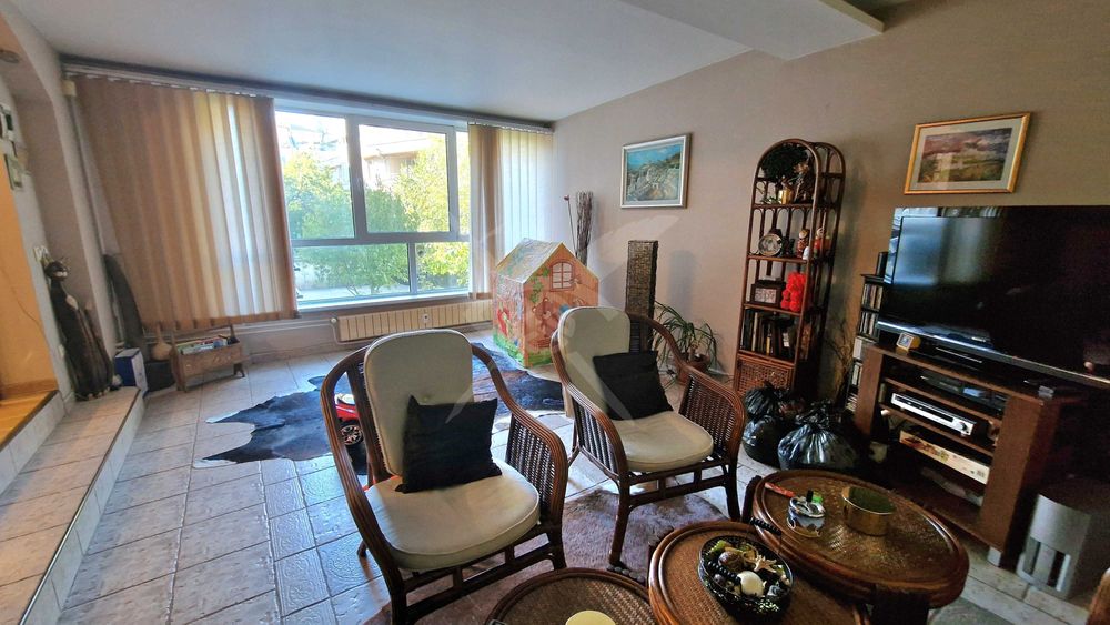 Продава се Тристаен апартамент в Пловдив, Център - 130 кв.м за 2616 €/кв.м - Снимка #2