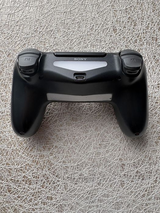 Playstation 4 Slim 1TB+ două jocuri