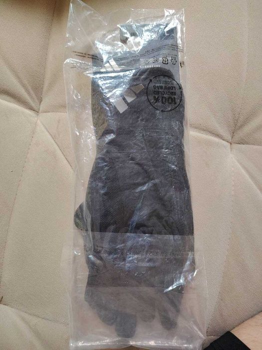 Продам перчатки Adidas, 200.000