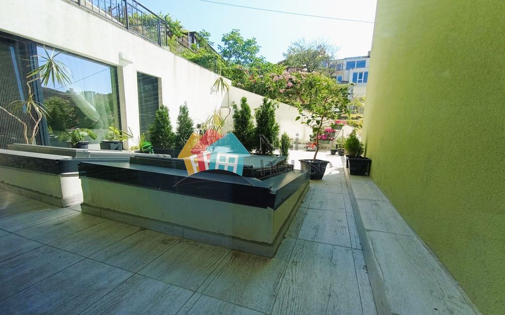 Продава се Двустаен апартамент в Варна, Бриз - 50 кв.м за 2120 €/кв.м - Снимка #8