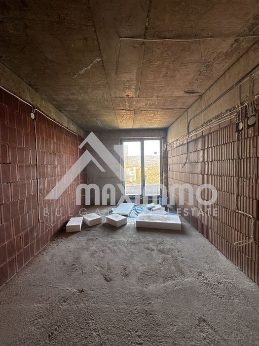 Продава се Тристаен апартамент в Варна, Цветен квартал - 110 кв.м за 714 €/кв.м - Снимка #9