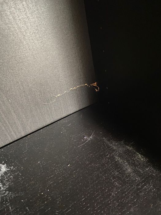 Черен шкаф с рафтове