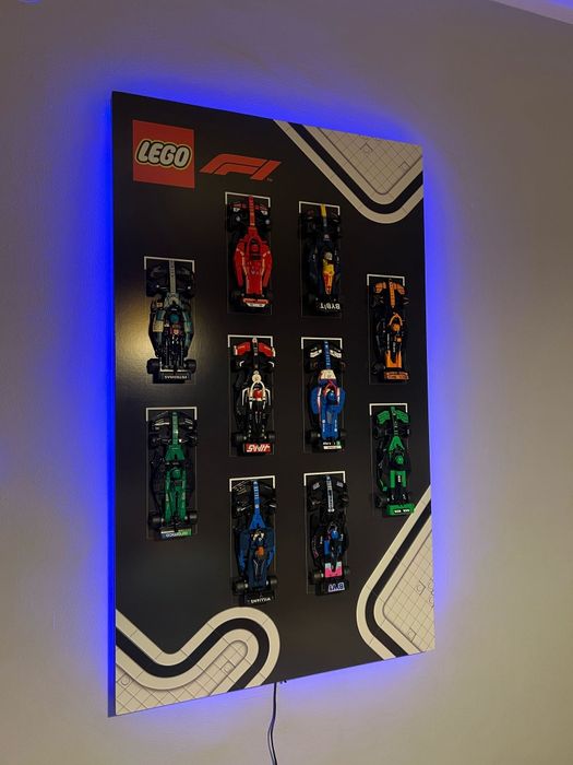 LEGO FORMULA 1 COLECTIE 10 masinute si  panou perete cu lumina LED RGB