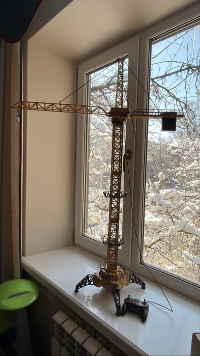 Игрушка подьемный кран