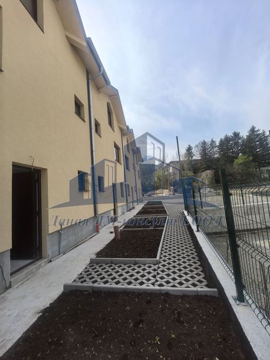 Продава се Къща в Шумен, Басейна - 225 кв.м за 889 €/кв.м - Снимка #3