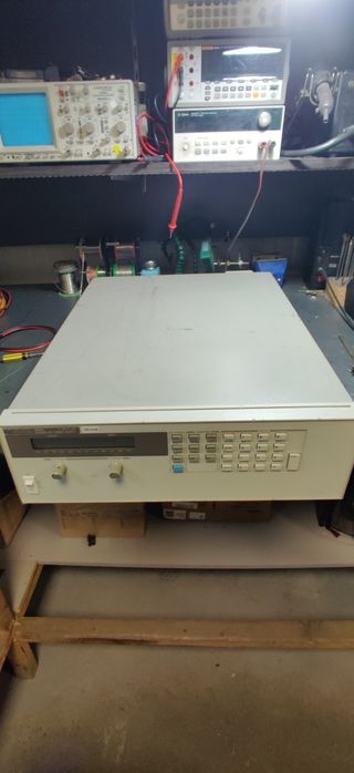 Sursa tensiune si curent reglabila HP Agilent 6675A 0-120V 0-18A