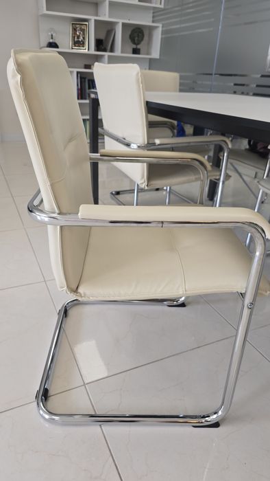 Конферентни столове и маса