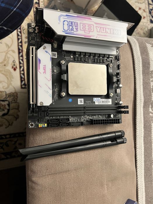 Материнская плата с процессором