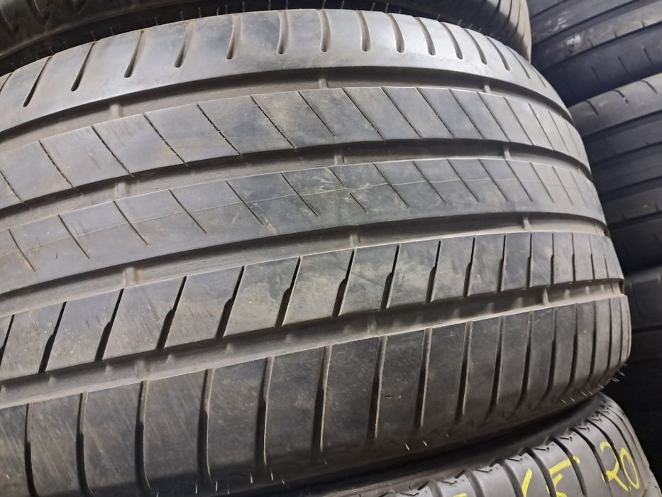 Anvelope second vara 275 45 R20/305 40 R20 Bridgestone *RFT