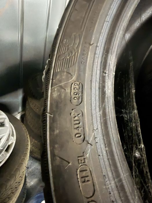 Зимни michelin 235 45 18