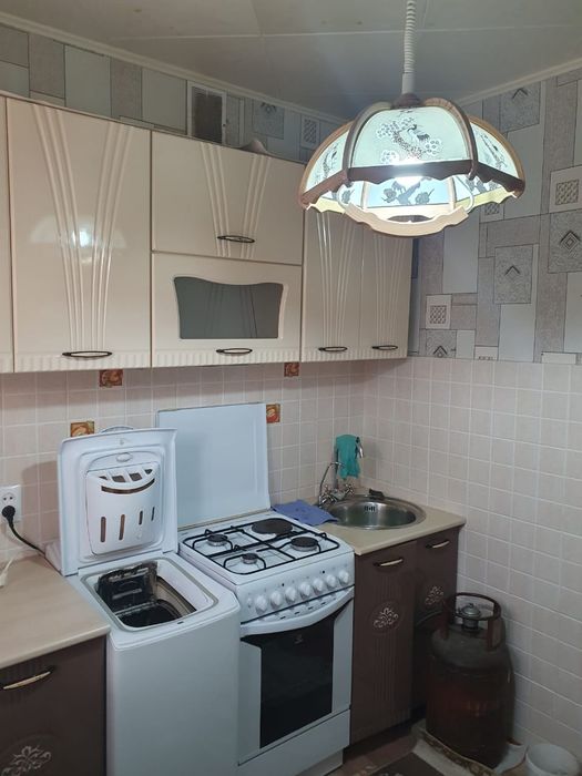 Продается 2-комн (7-50, 1 эт)