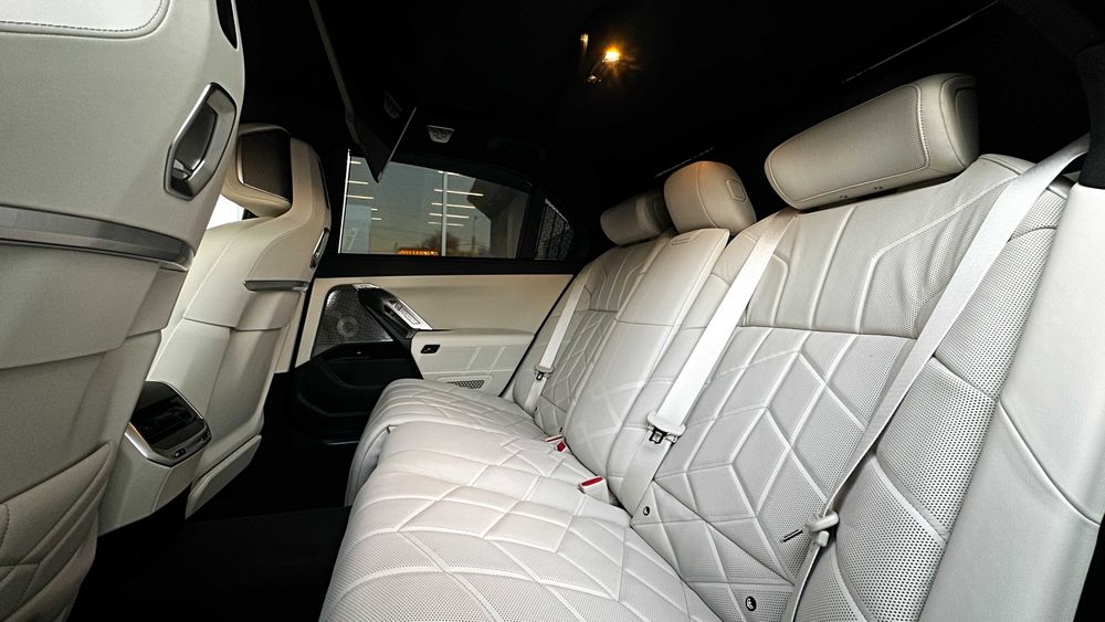 Продам BMW 760i xDrive FULL c официальной гарантией на автомобиль