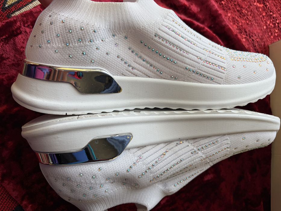 Sneakers/ pantofi comozi- 39