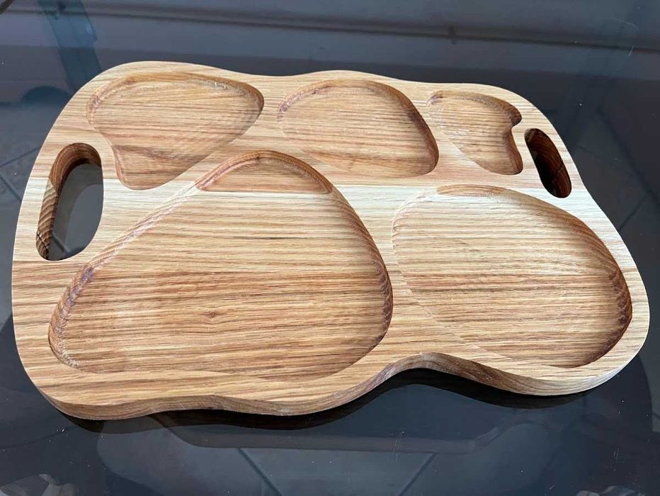 Platou de servire din stejar masiv 37×27 cm – Ménajeră cu 5 compartimente