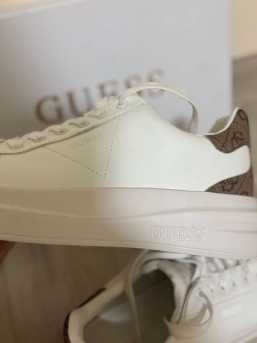 Оригинални маратонки Guess