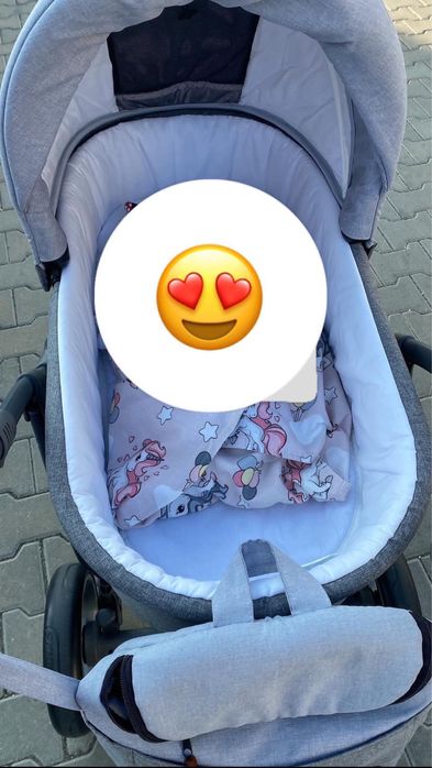 Vând carucior 3in1