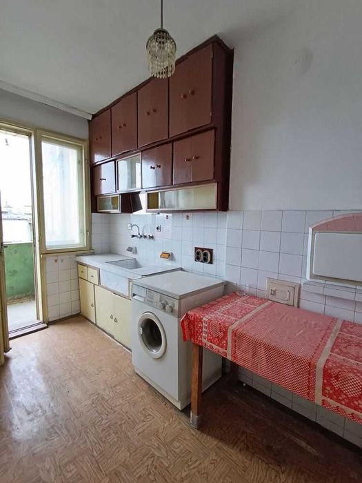 Четиристаен апартамент в кв. Акация