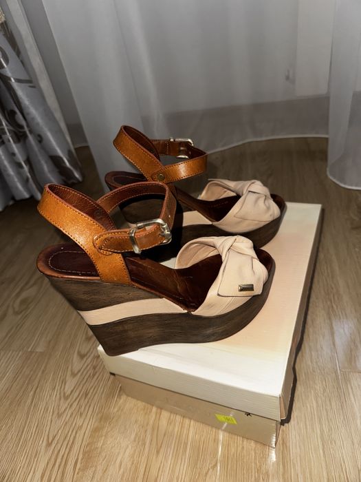 Sandale cu platforma, din piele