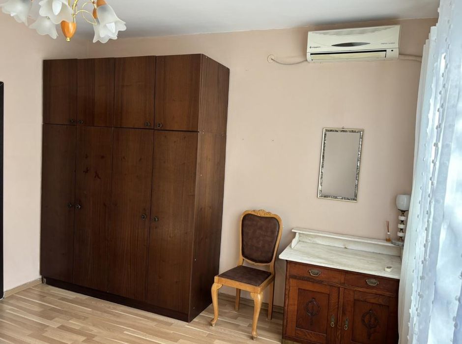 Дава се под наем Тристаен апартамент в Пловдив, Център - 100 кв.м за 475 € - Снимка #4