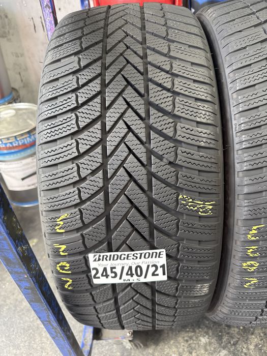245/40/21 Bridgestone M+S